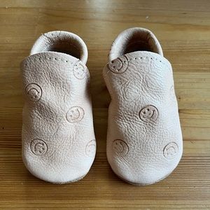 Ulla & Viggo smiley stamped shoes